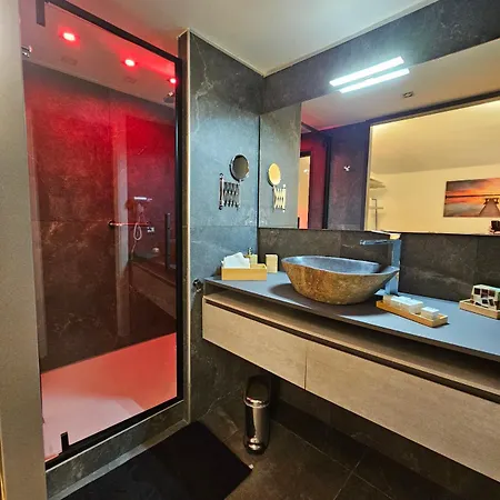 Penthouse Nilo Luxury 招待所 *